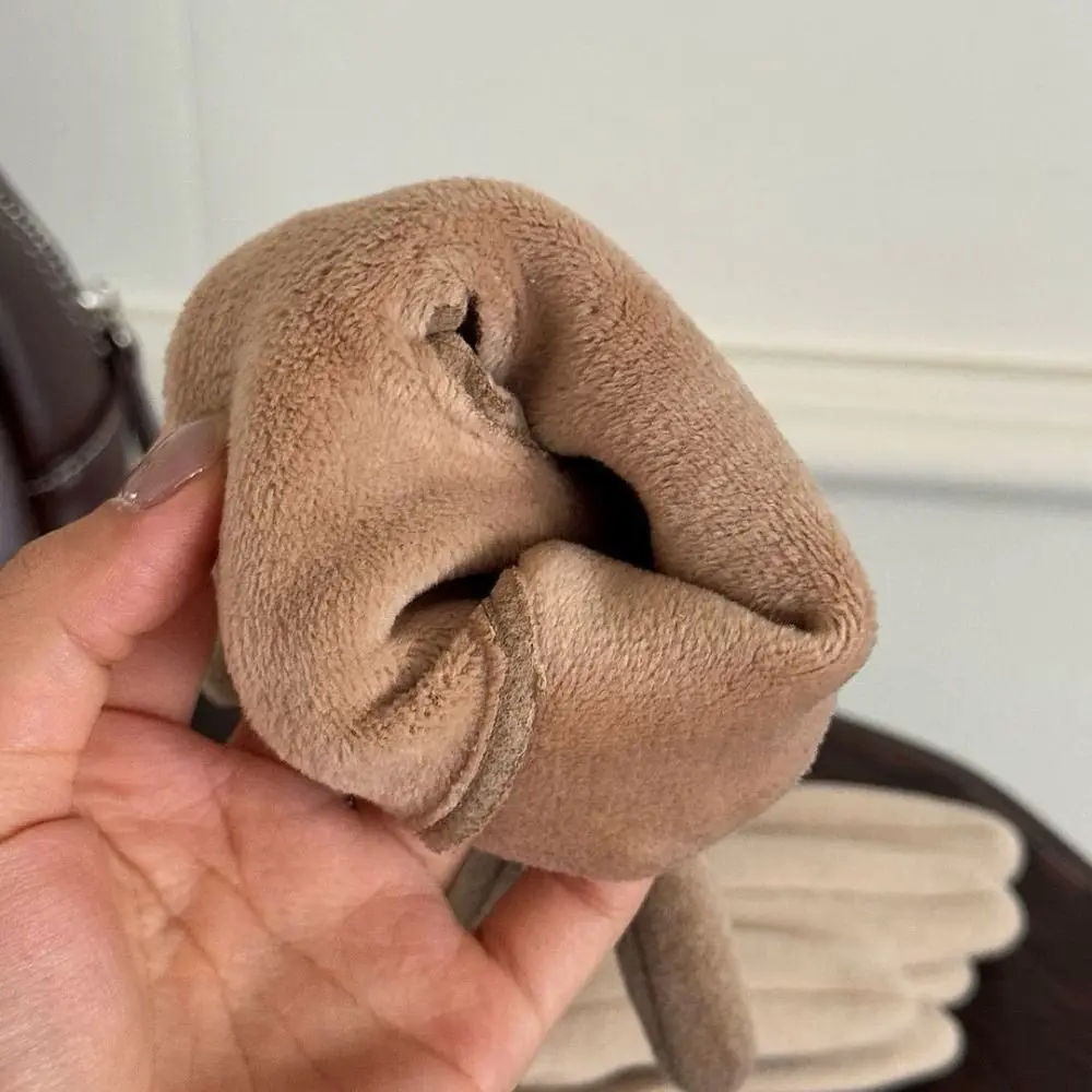 Guanti da ciclismo invernali in velluto carino Guanti da donna con perle a forma di cuore Guanti morbidi e spessi da esterno