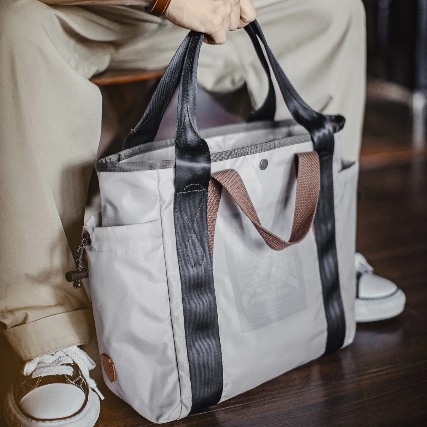 

Maden Vintage Outdoor Large Capacity Waterproof Tote Bag Men's Shoulder Bags Commuter Laptop Bag Versatile Handbag for Travel