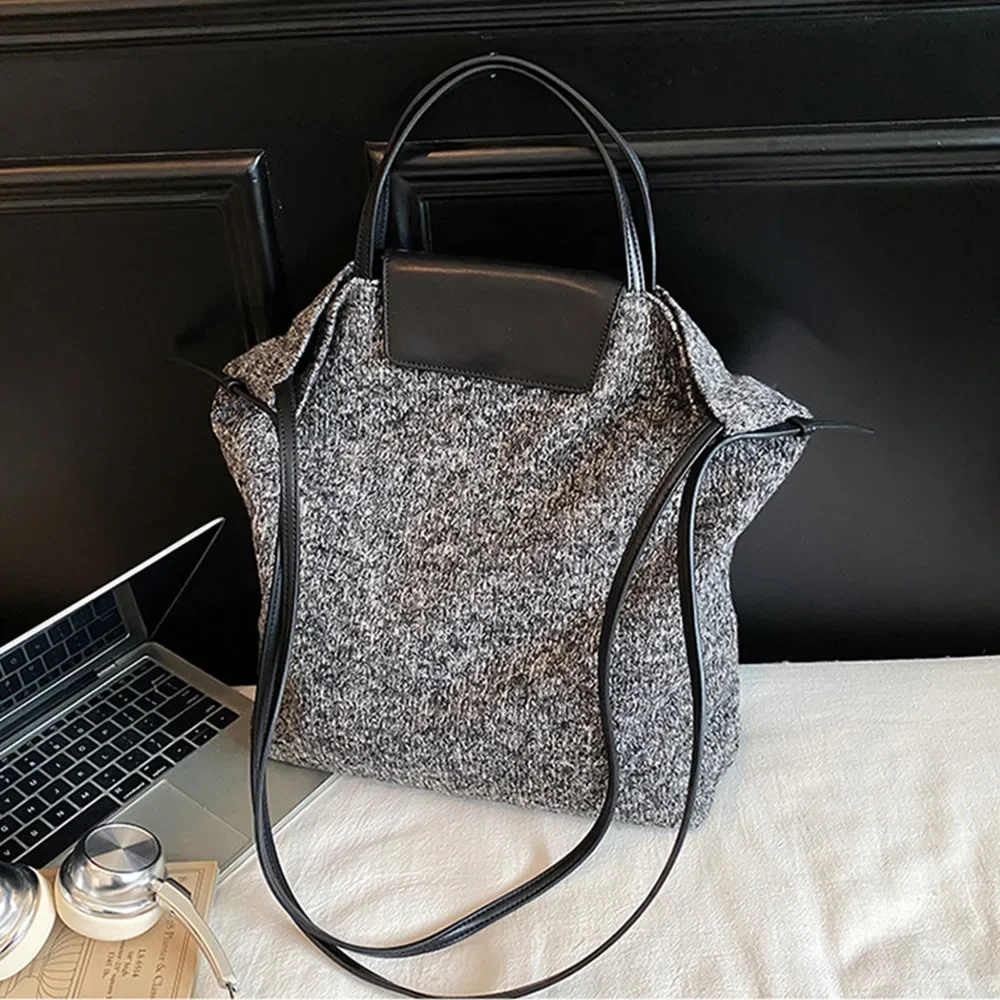 

Large Capacity Commuter Shoulder Bag Premium PU Splicing Knitted Style Underarm Bucket Bag Autumn Winter Fashion Handheld Bag