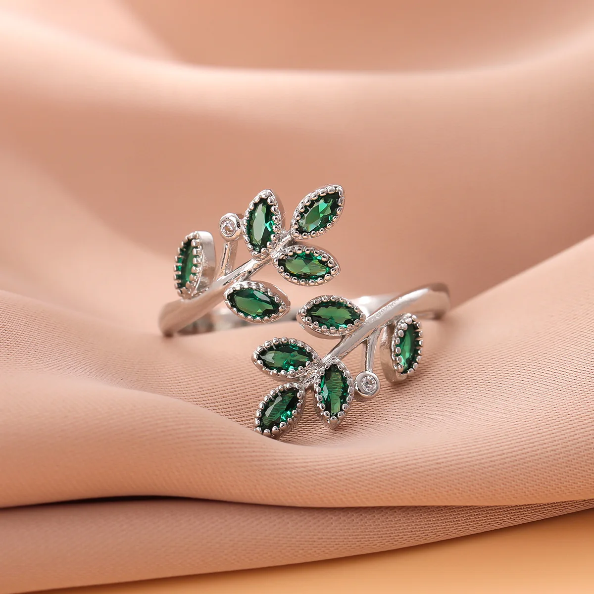 New Fashion Green Crystal Leaves 925 Sterling Silver Personality Temperament Creative Exquisite Opening Rings   R376