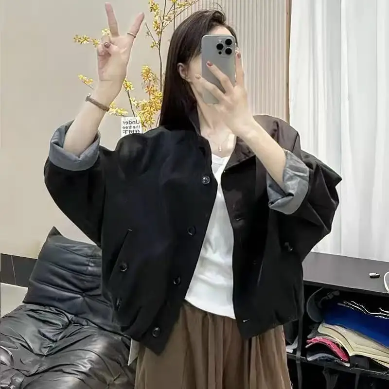 

Бежевая женская куртка в британском стиле с воротником-стойкой, новинка 2026 года, свободная повседневная укороченная ветровка с полосатой подкладкой, весна-осень