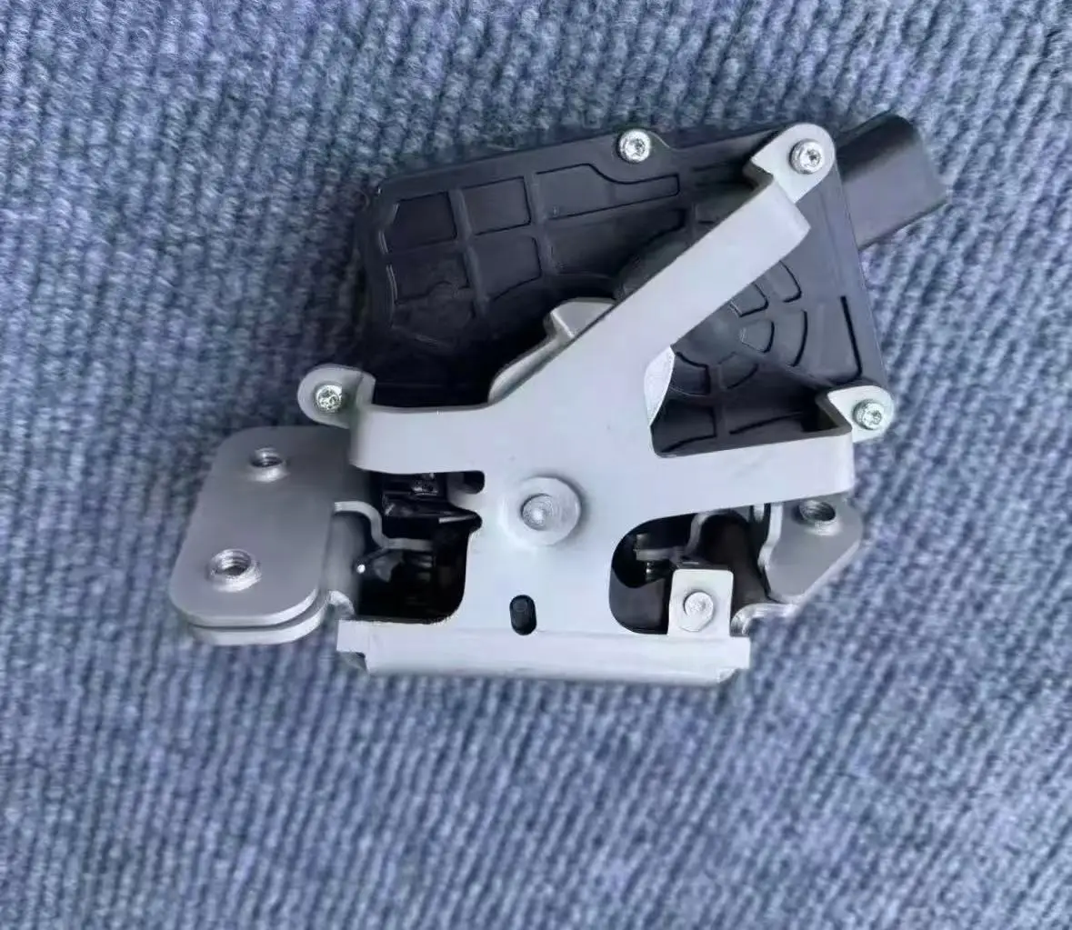For McLaren 12C Coupe Spider Rear Engine Deck Lid Latch Lock 11A7410CP