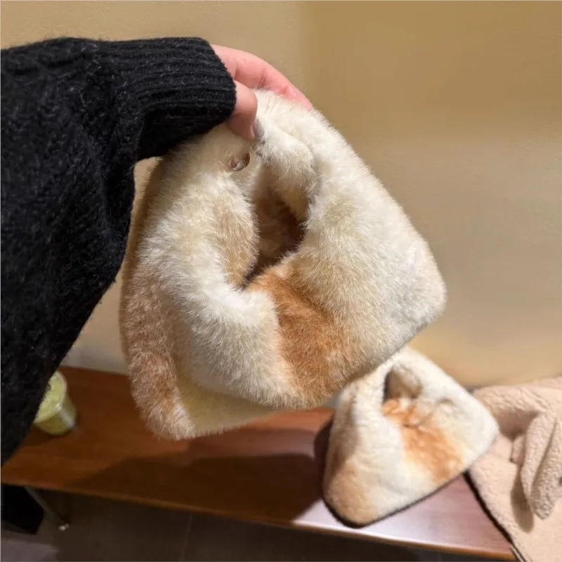 

Korean Sweet Cute Fawn Spot Handbag Women Plush Soft Tie-dye Wristlet Ladies Daily Commute Versatile Purse Chic 2025 Winter New