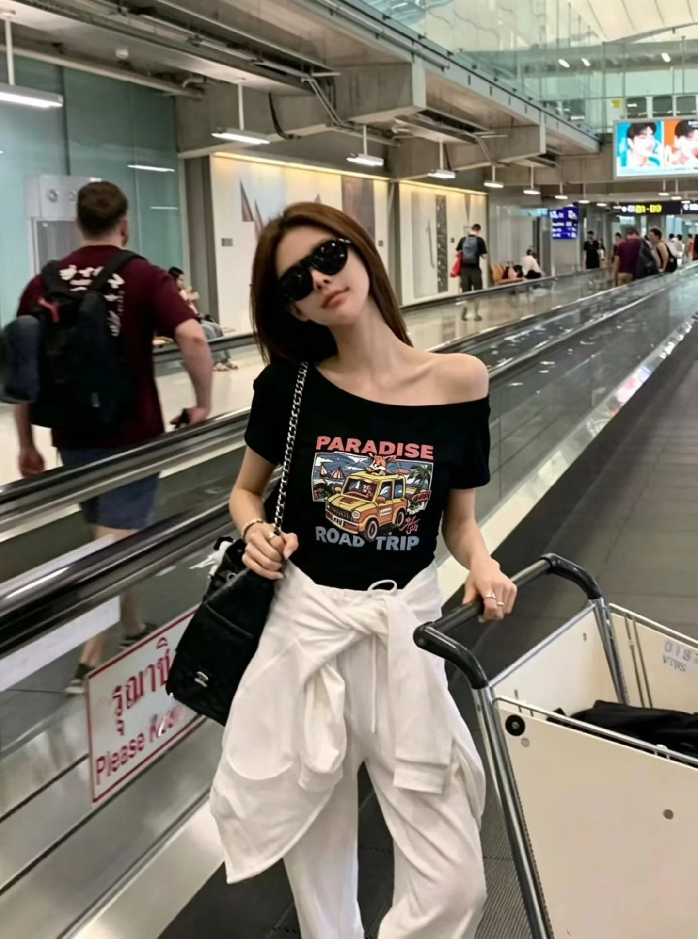 

Korean Style Short Sleeve T-Shirt Women's Summer New Design Shoulder Bared Slimming Versatile Top Commute Style Creative Pattern