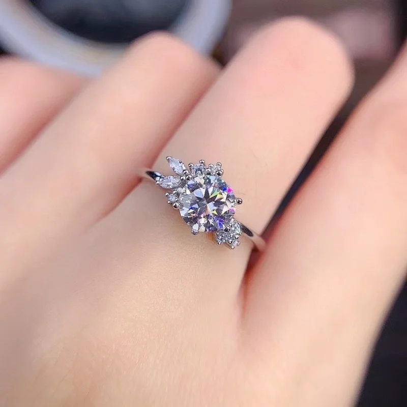 

1ct Round Shape Moissanite Ring with 925 Silver Flowers Shape Rings for Women Wedding Ring