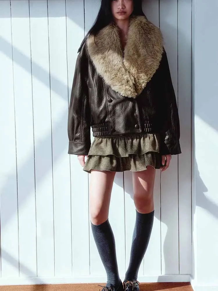 

European and American style winter new arrival fashionable women's loose-fitting faux leather jacket with detachable collar.