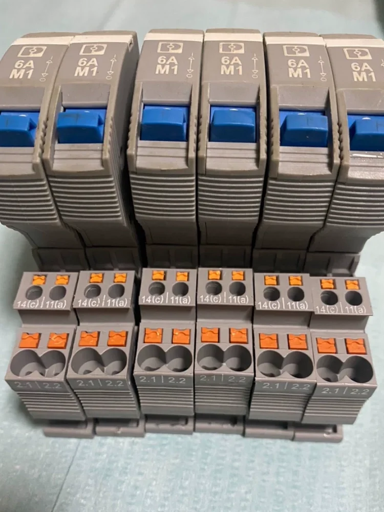 Brand new genuine circuit breaker P2800852