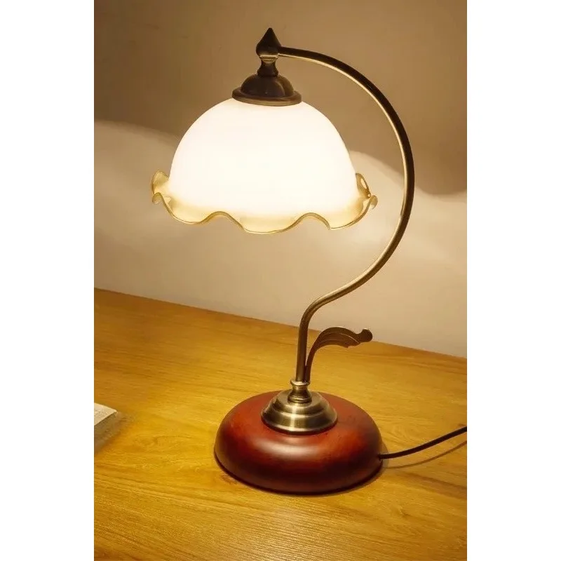 American retro table lamp bedside lamp creative warm romantic Republic of China nostalgic touch dimming