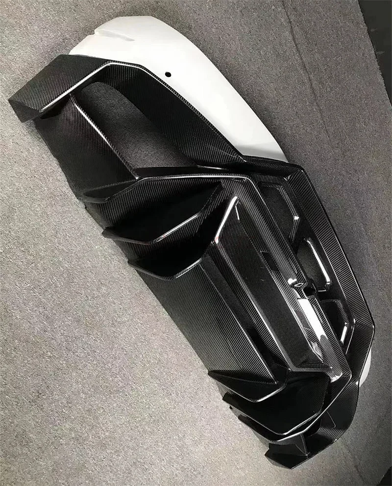 

V Style Half Dry Carbon Fiber Rear Bumper For Lamborghini Huracan LP610 Body Kit