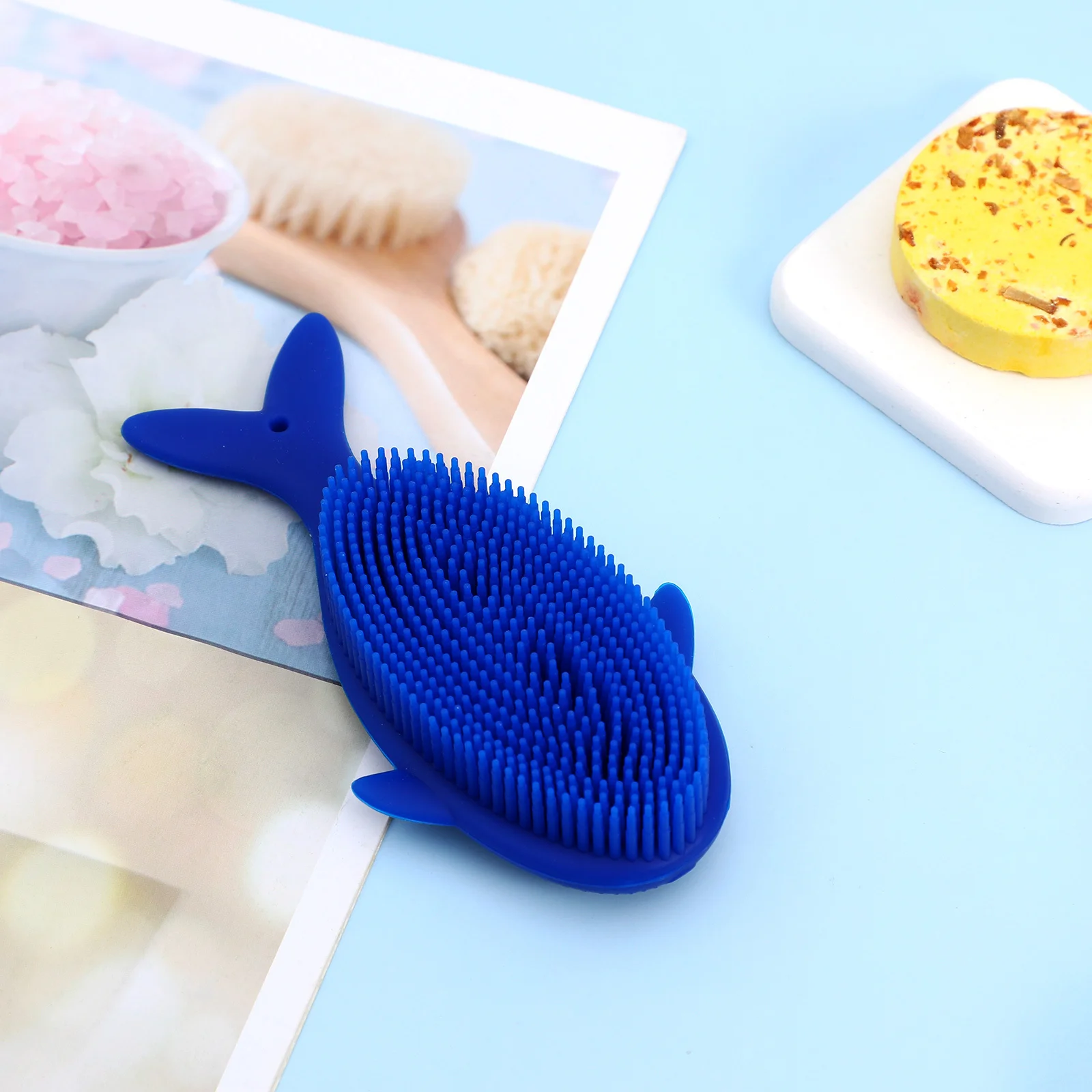

Whale-Shaped Silicone Body Scrubber Dual Function Hair and Shower Brush Soft Silicone Bath Exfoliator Reusable Loofah for Men