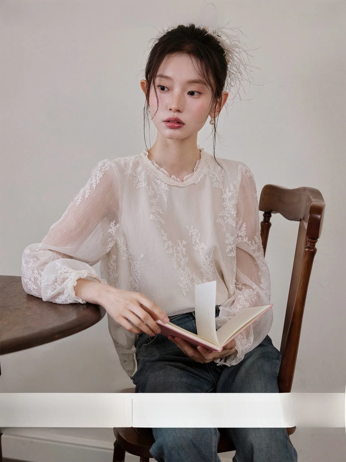 

Miss Squirrel Simple Embroidered Ruffle Collar Short Sleeve Pearl Button Inner Wear Versatile Shirt Floral Pattern Polyester ...