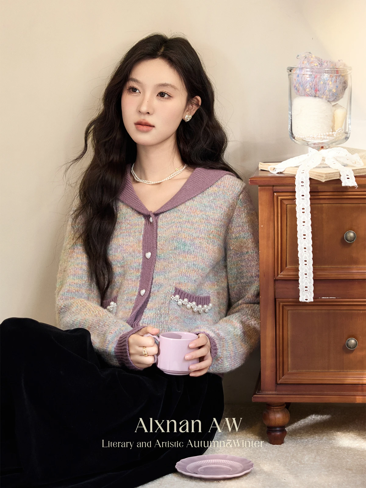 ALXNAN Women's Languid V-neck Sweaters Contrast Color Placket Heart Buttons Beading Long Sleeve Cardigans Winter Knitwear L51909