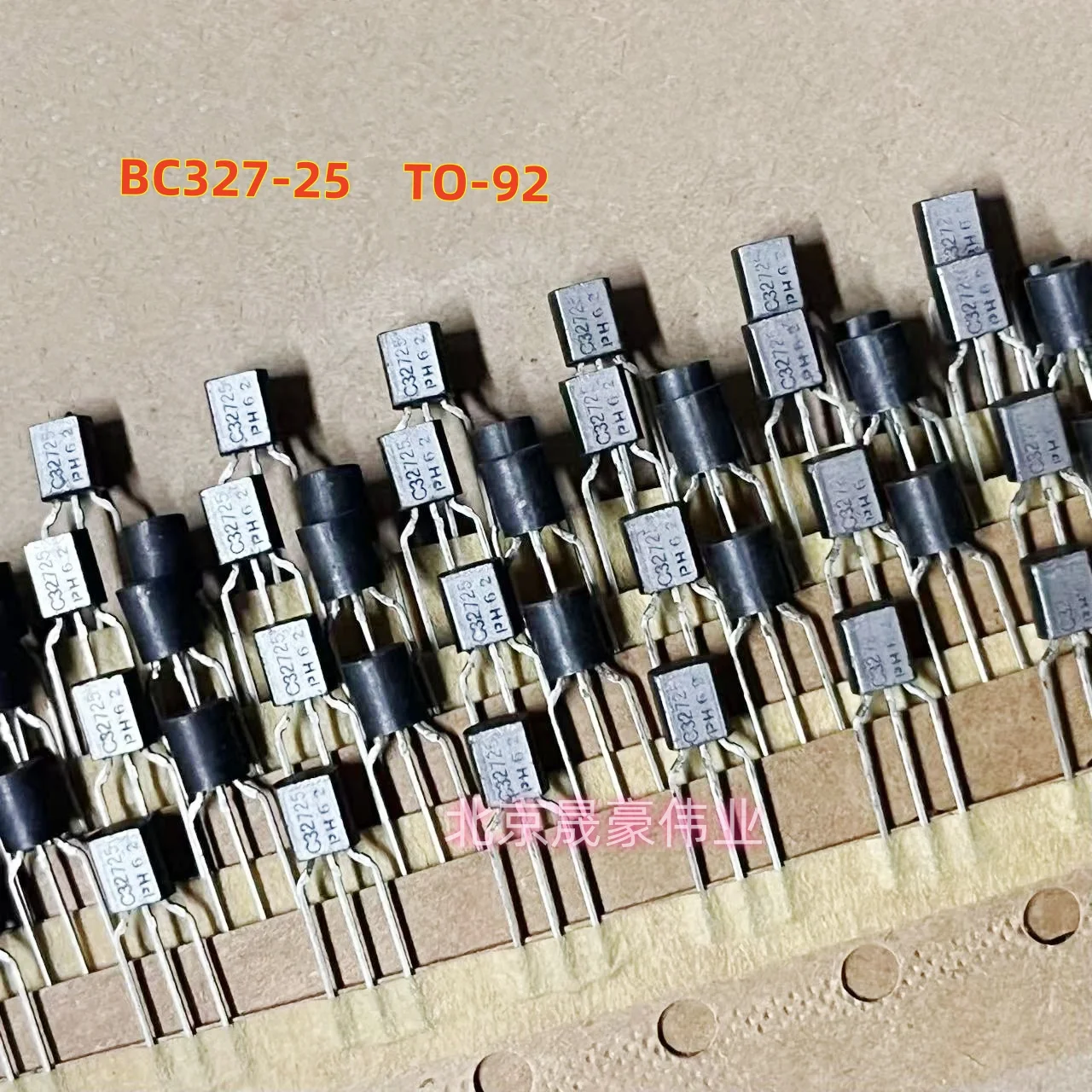 10-50pcs  PH BC327-25 BC32725 C32725 TO-92 PNP 0.8A/45V Silver Surface Transistor Copper Pin