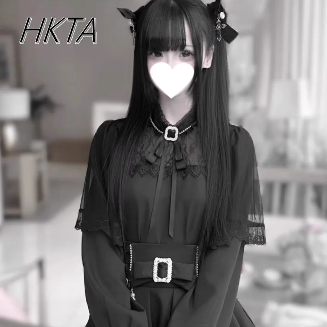 日本のダーク量産レースリボン黒長袖シャツ女性ブラウストップロリータパールウエストプリーツスカート 2 枚セット