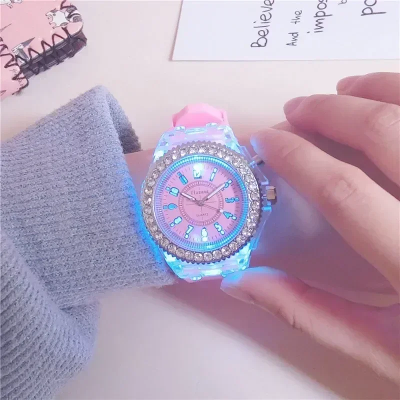 

Luminous Quartz Watch Creative Rhinestone Watch Night Glow Macaron Watch for Students Couples Silicone Strap Quartz Wristwatches