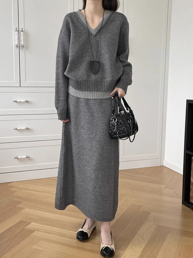 Setelan Dua Potong Sweater Rajut Warna Musim Gugur Musim Dingin yang Chic dan Rok A-Line, Ensemble Fashion Wanita Pinggang Tinggi V-Neck