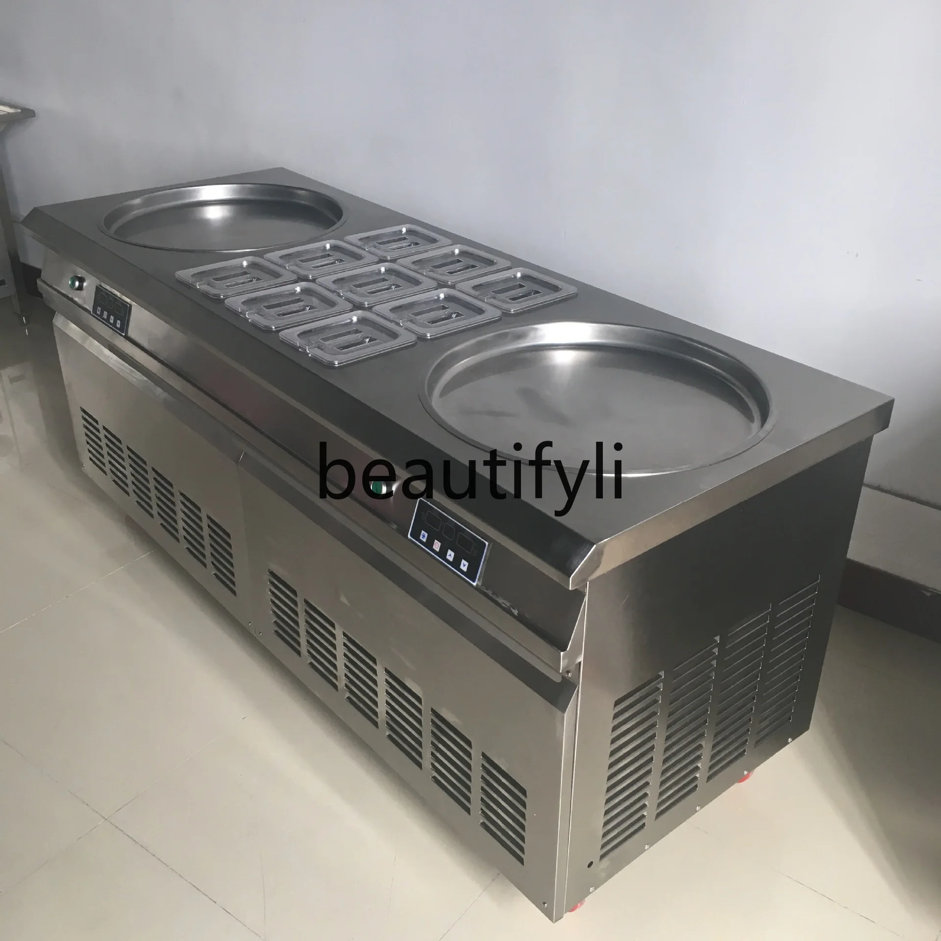 Pentola rotonda doppia intelligente con 9 secchi Macchina per rotoli di gelato mescolato per ghiaccio mescolato Macchina per yogurt mescolato tailandese