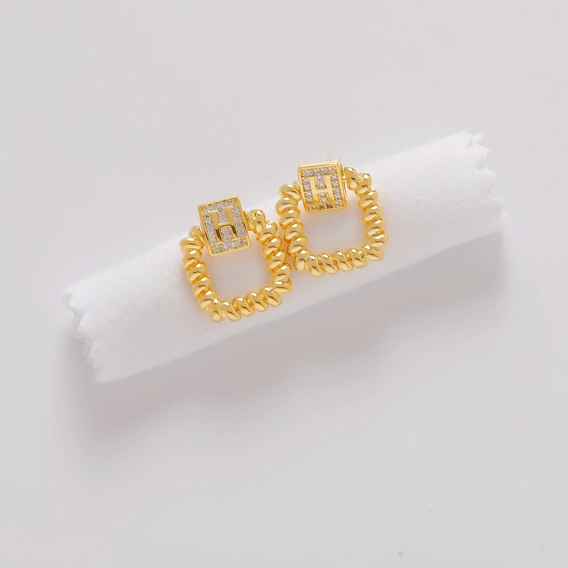 S925Silver игольчатые геометрические медные латунные модные жемчужные серьги с 14k золотым заполнением ювелирные изделия для женщин Вечерний Подарок 2022 Новинка