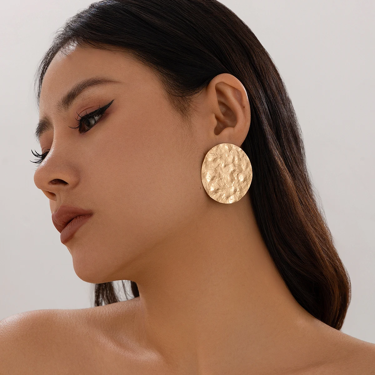 IngeSight.Z Exaggerated Metal Wave Texture Round Stud Earrings for Women Trendy Gold Color Ear Piercing Earrings Party Jewelry