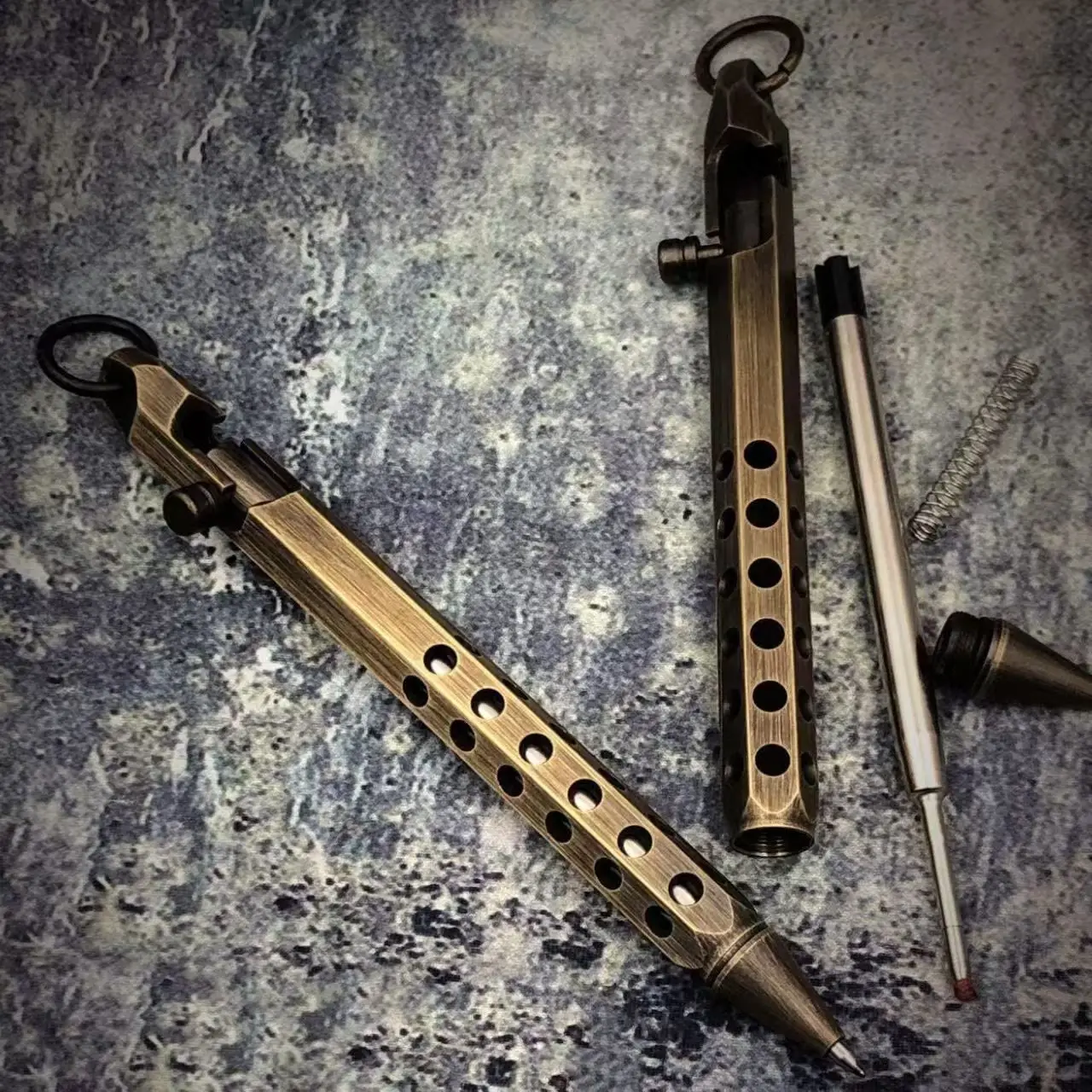 

Brass Tactical Pen Retro Bolt Action Signature Ballpoint Pen for Friends Birthday Sniper Gift Business Student Office Stationery