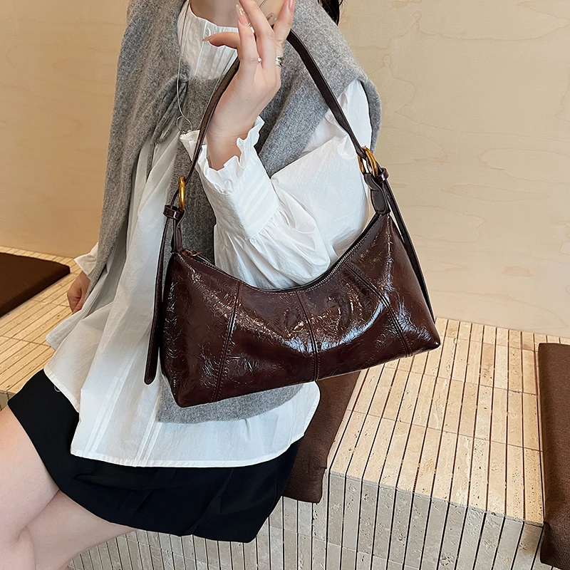 حقيبة كتف PU عالية الجودة بلون سادة، حقيبة يد نسائية عصرية جديدة بسحاب، حقيبة كروس بسيطة متعددة الاستخدامات