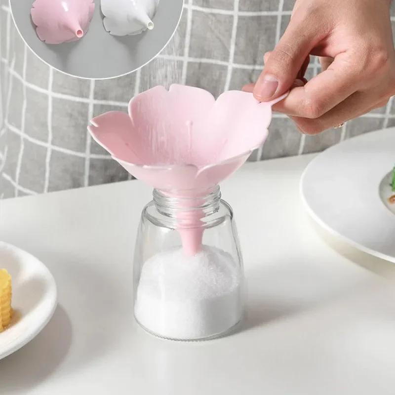 New 2Pcs/Set Flower Shape Liquid Funnels Cherry Blossom Style Funnels Home Olive Oil Condiments Liquid Powder Dispenser Kitchen