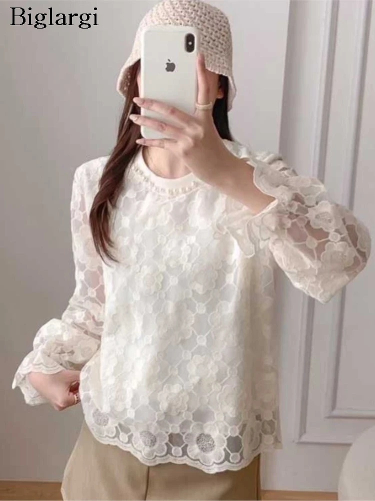 

Spring Lace Embroidery Blouse Women Korean Style Pearl Patchwork Ladies Blouse Tops New Fashion Long Sleeve Woman Blouses