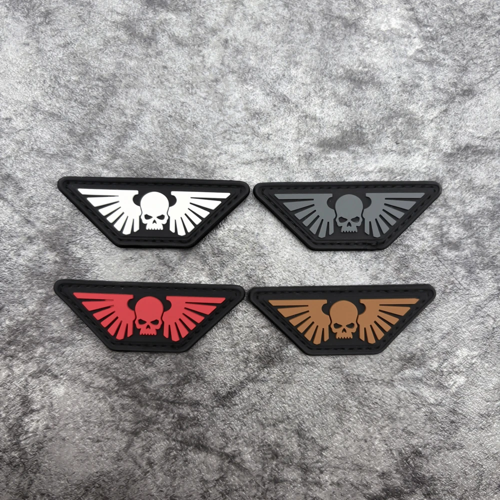 Dreieckiges Flügelmuster-Patch, im Dunkeln leuchtend, PVC-Material, Armband mit Klettverschluss, dekorativer Aufnäher für Taschen und Kleidung, gratis Filz-Rückseite