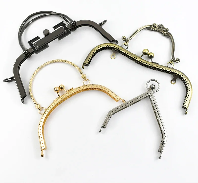 1Pc Metal Embossed Bag Handle Women's Handbag Frame Purse Kiss Clasp Lock Wallet Closure Bracket DIY Handmade Bags Accessories