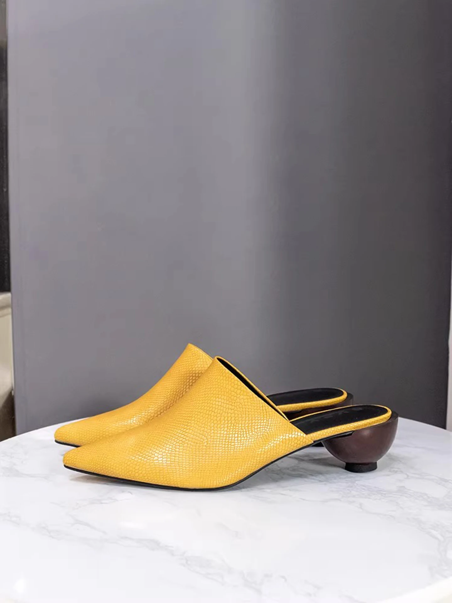 Zapatos de tacón medio con punta y talón grueso para mujer, estilo mule, con rayas, para verano, estilo Ins