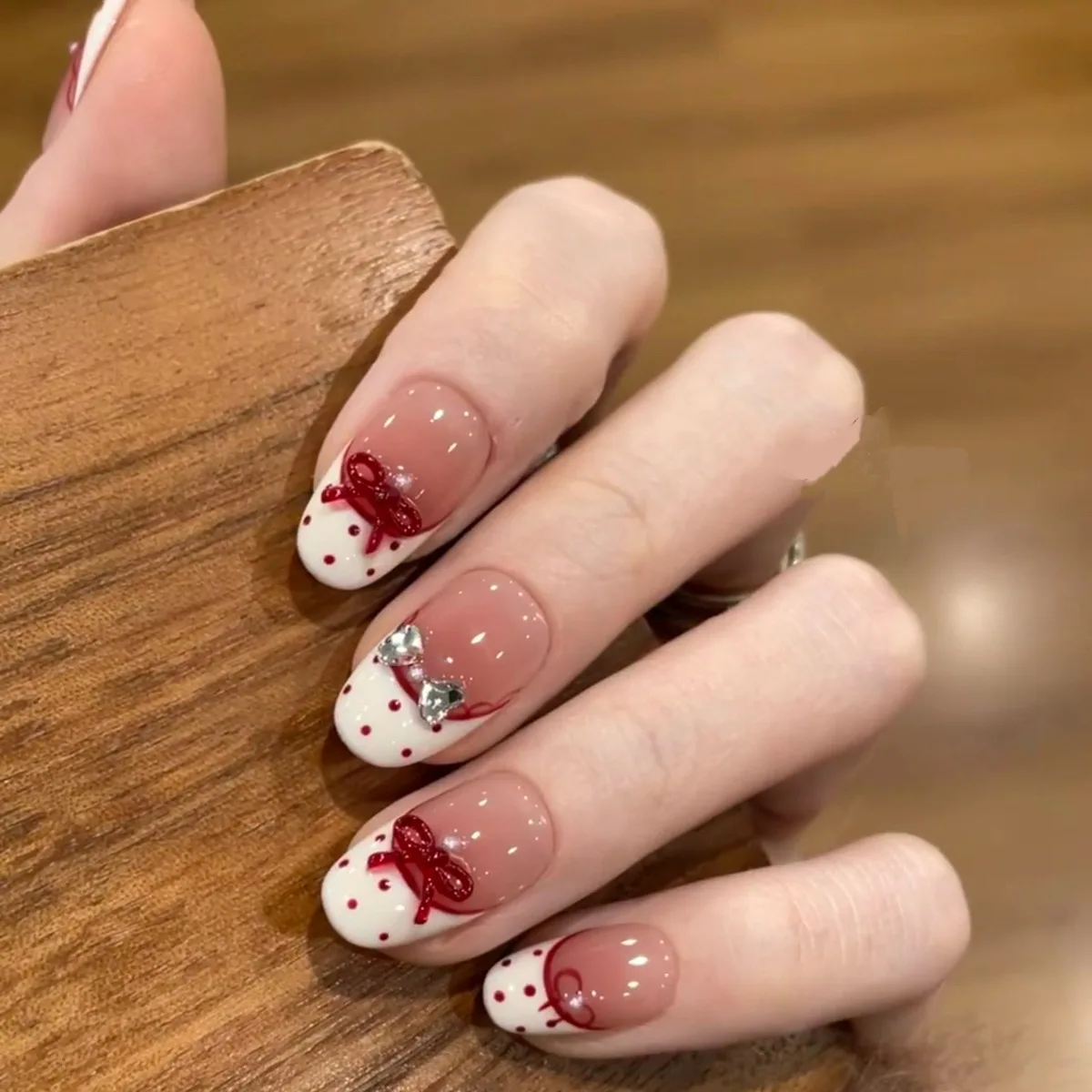 

10PCS Luxury French Tip Press on Nails Simple Design Painted Elegant False Nails Handmade Glossy Full Cover Nail Art for Women