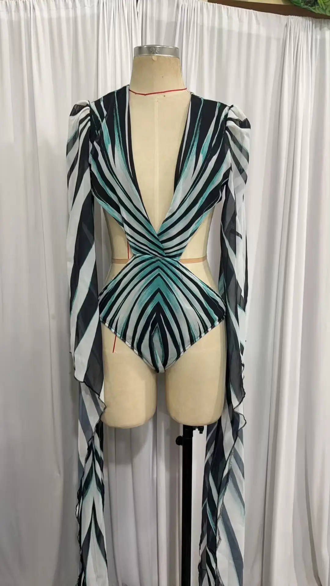 2025 جديد للنساء ملابس السباحة ارتداءها مثير موضة طباعة لباس سباحة ثوب السباحة بحر كم طويل قطعة واحدة ملابس السباحة