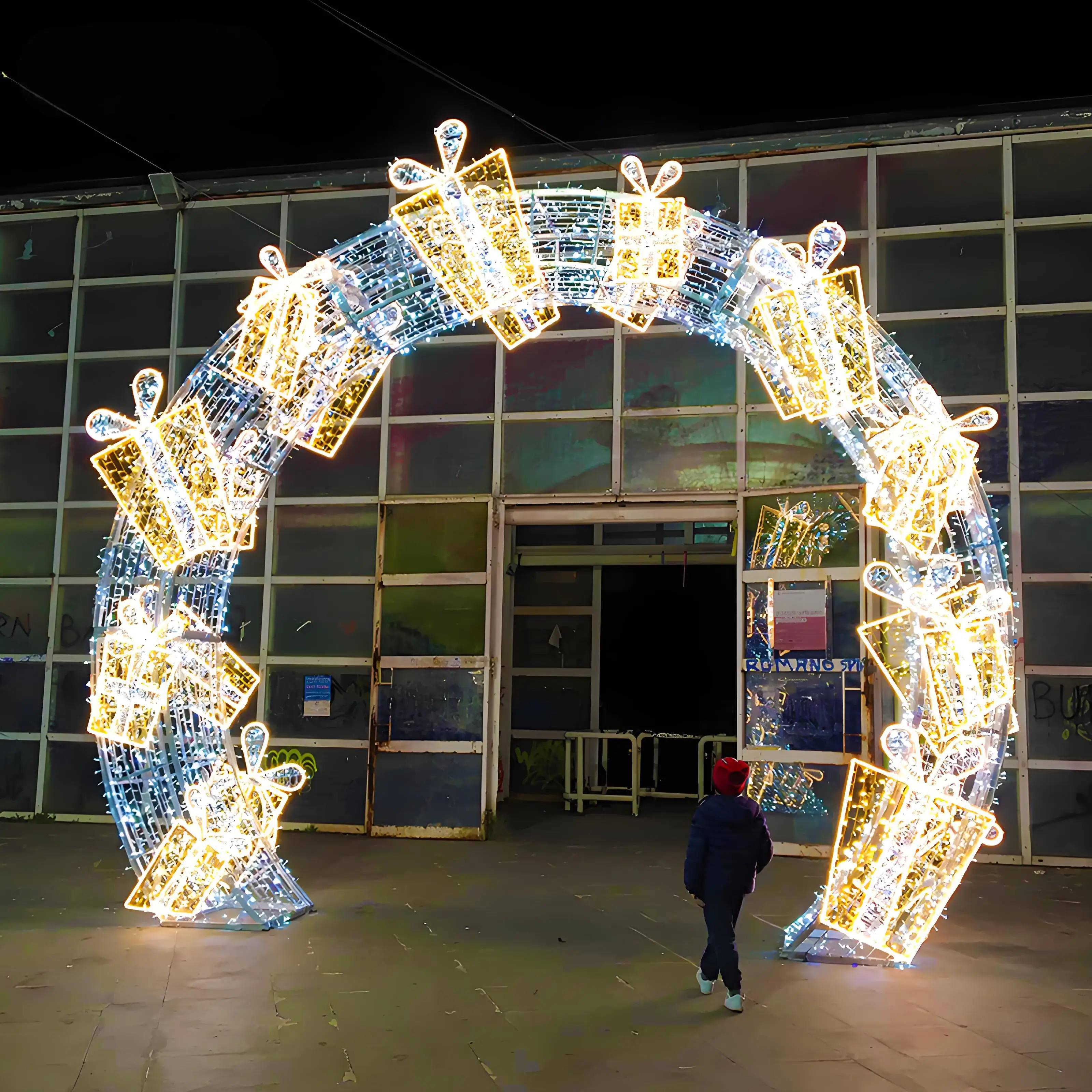 

Luxurious Large Outdoor Christmas Decorations LED Archway Lights with Christmas Gift Box Ornaments for Plaza Park Holiday Decor