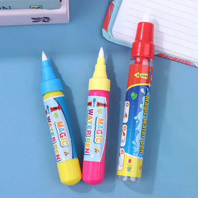 مجموعة جديدة مكونة من 5 قطع من أقلام الرسم المائية السحرية، وأدوات طلاء الشعار المبتكرة، ولعبة كتابة بساط تعليم الأطفال