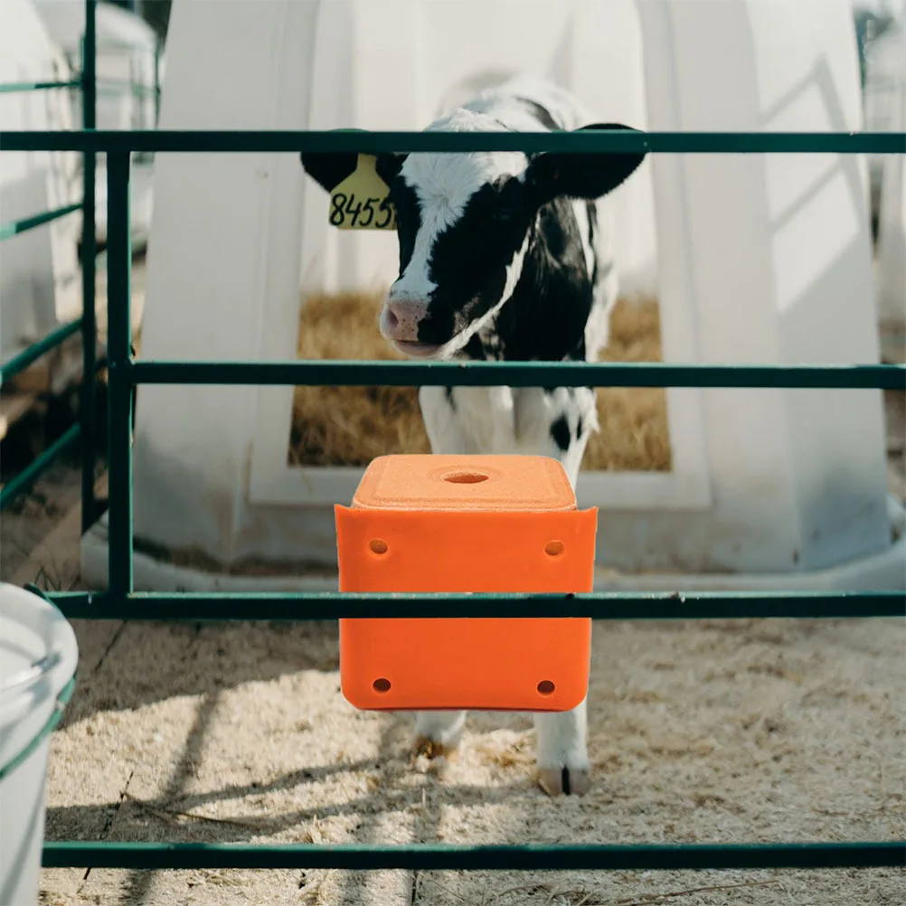 

2pcs Salt Brick Holder Thickened Livestock Feeder Anti-Skid Bottom Durable Cattle Salt Feeder Sheep Accessory For Farm Use Pet