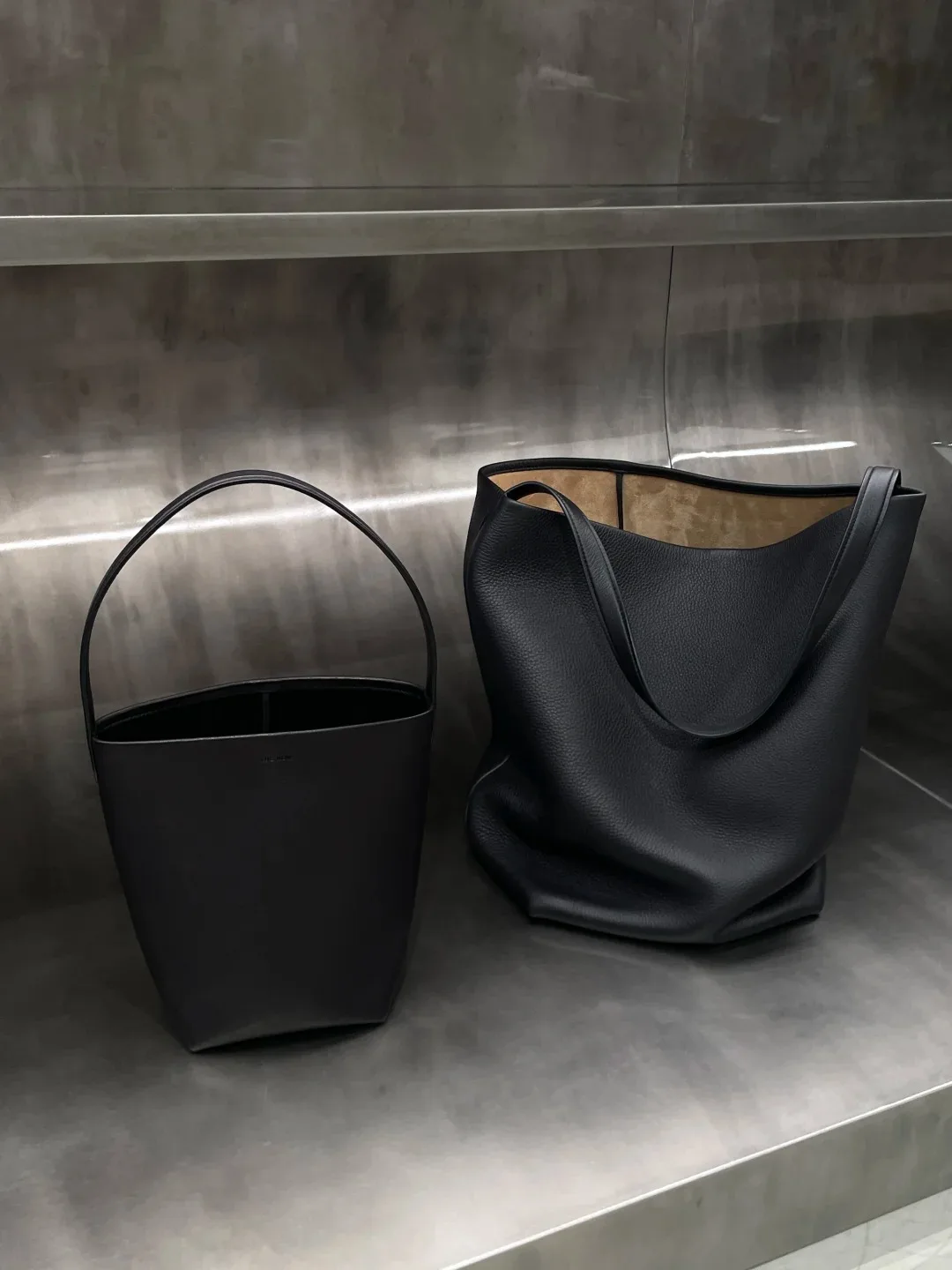 

Classic Top Quality Water Bucket Bag Luxury Cowhide Shoulder Bag Large Capacity Women's Commuting Tote Bag