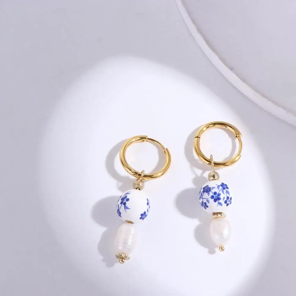 Design Love Heart Blue and White Porcelain Temperament Teapots Korean Jewelry Accessories Alloy Ear Buckle Women Hoop Earrings