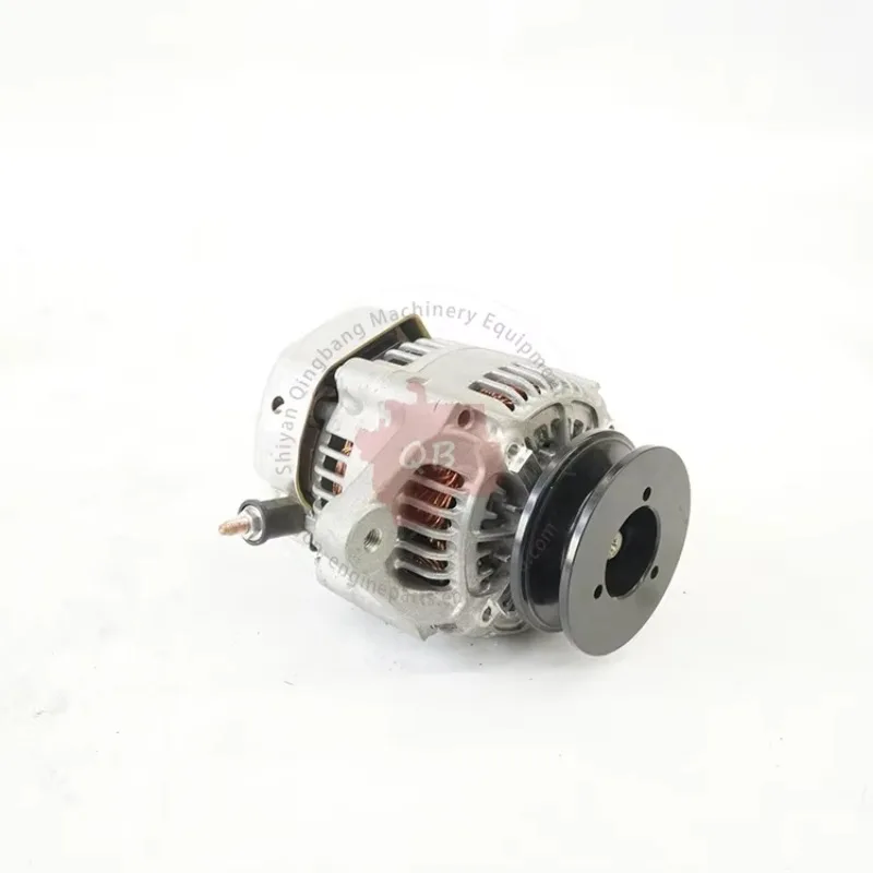 

New Agricultural Machinery Parts Tractors C6008611611 4989229 Cummins B3.3 4D95 Alternator 12V