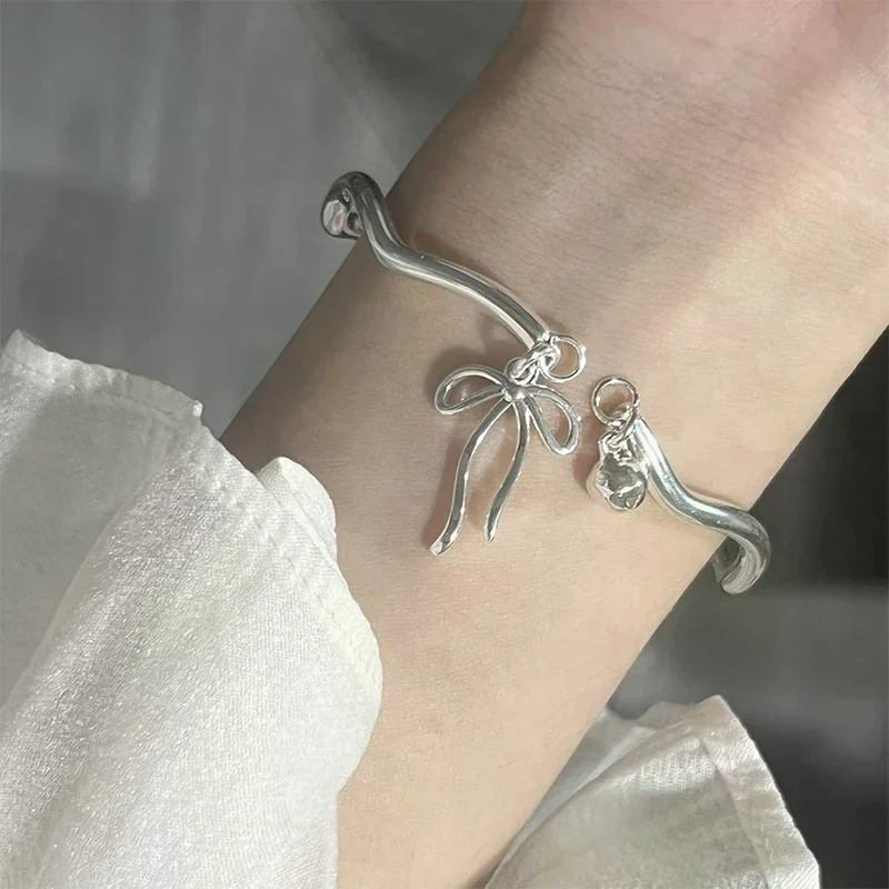 

Fashion Bowknot Bell Silver Sleeve Pin Necklace - Women's Adjustable Open Necklace Decoration - Fashion Party Jewelry