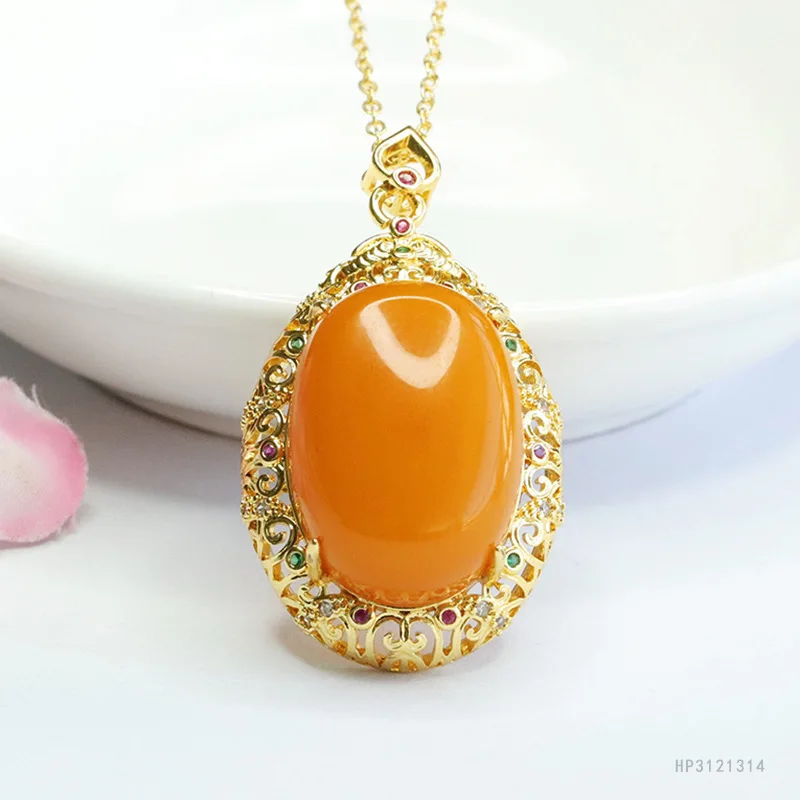 Juantong Natural Amber Pendant with Honey-Colored Pigeon Egg Old Amber Necklace S3121314