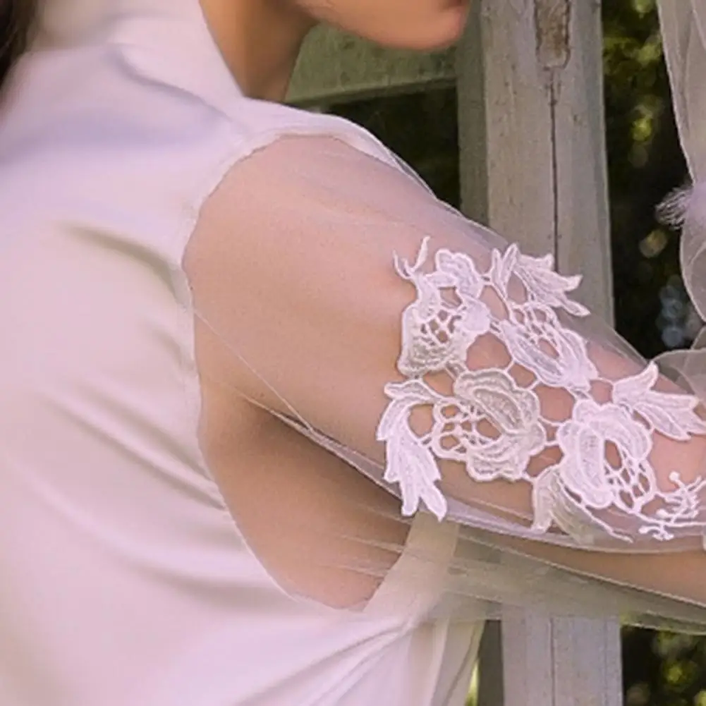 Long Bride Robe Wedding Pijama White Bathrobe V Neck Mesh Feather Cuffs Embroidery Night Robe