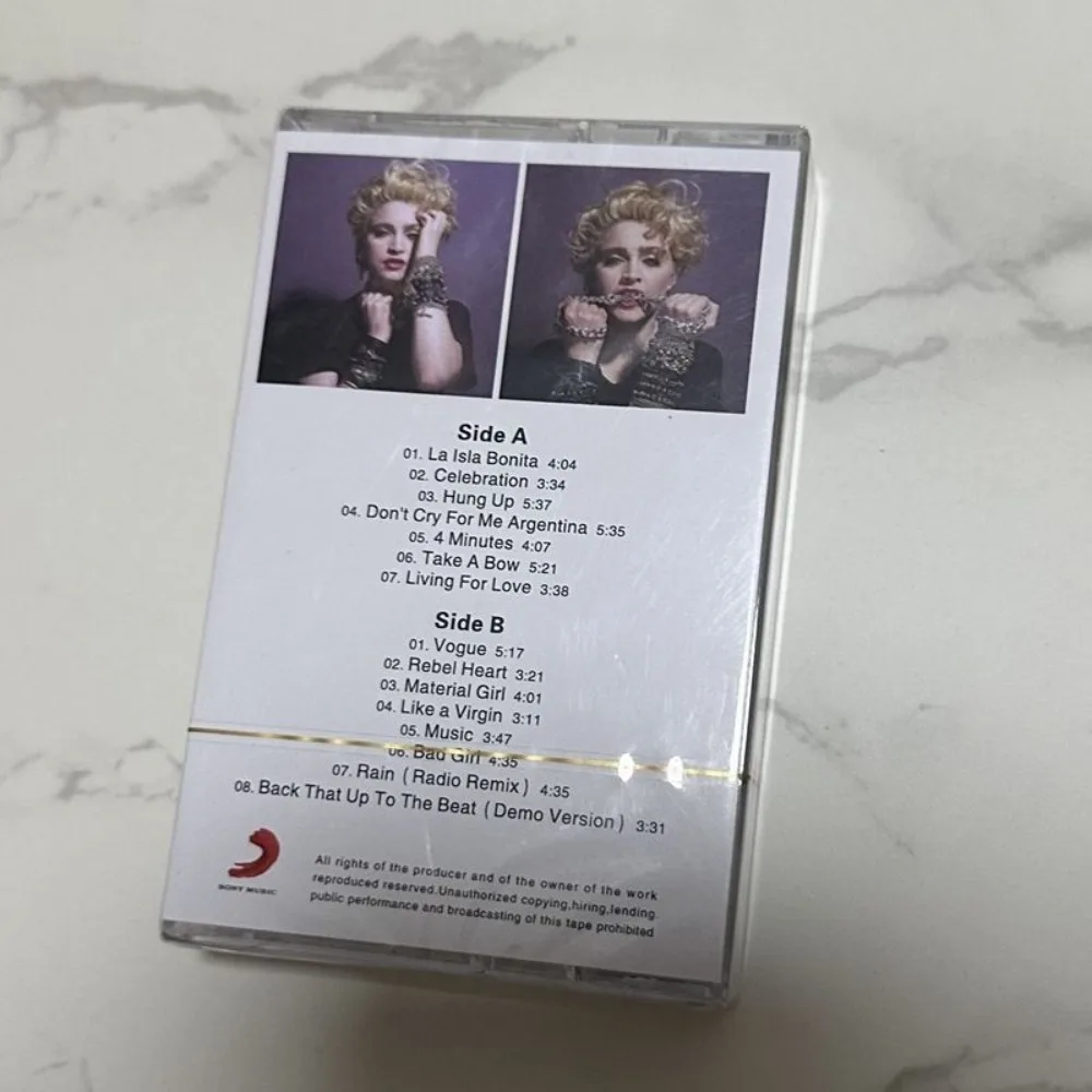Fita Cassete Lacrada Nova Madonna Greatest Hits com Livro de Letras Vintage Pop