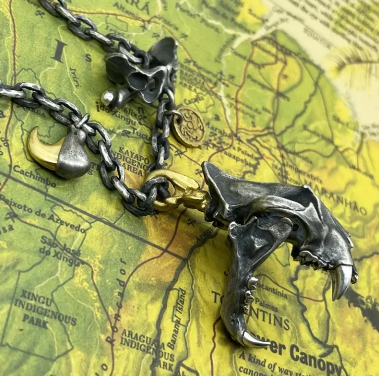 Personality Domineering Men's Skull Bone Pendant Necklace Handsome Pendant Necklace Retro Trend Wind Clavicle Chain