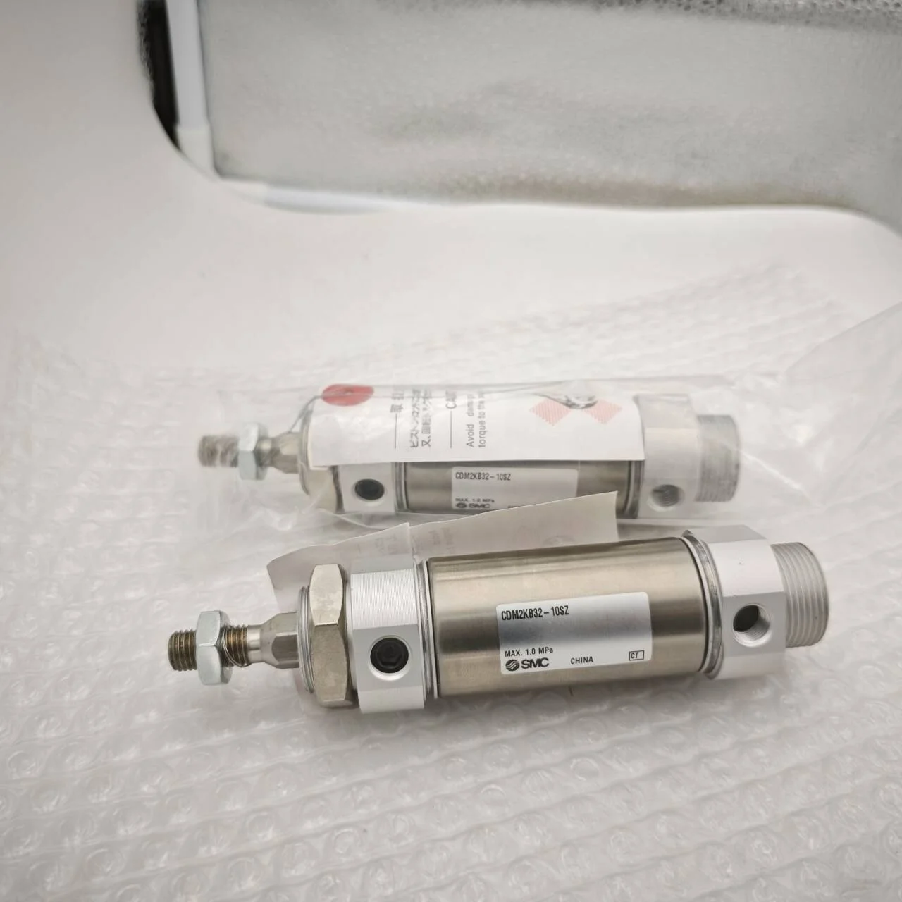 

Original SMC New Genuine Rod Non-return Transformation Pneumatic Cylinder CDM2KB32-10SZ Single-acting Cylinder