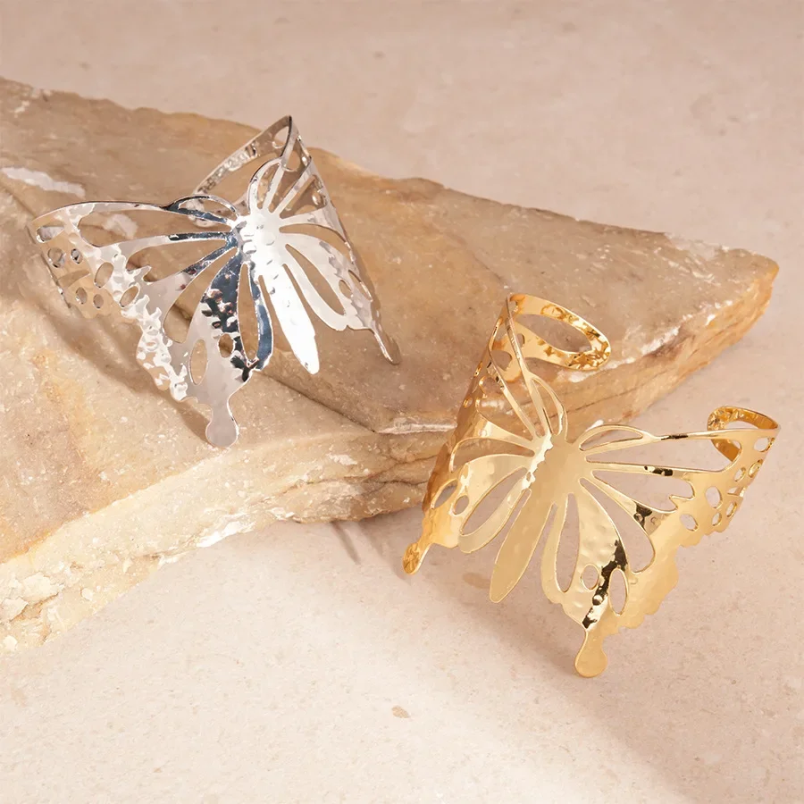 نابضة بالحياة فراشة جوفاء المعادن افتتاح أساور للنساء الراقية سميكة زهرة نمط الكفة الأساور شيك الفولاذ المقاوم للصدأ Armlet F