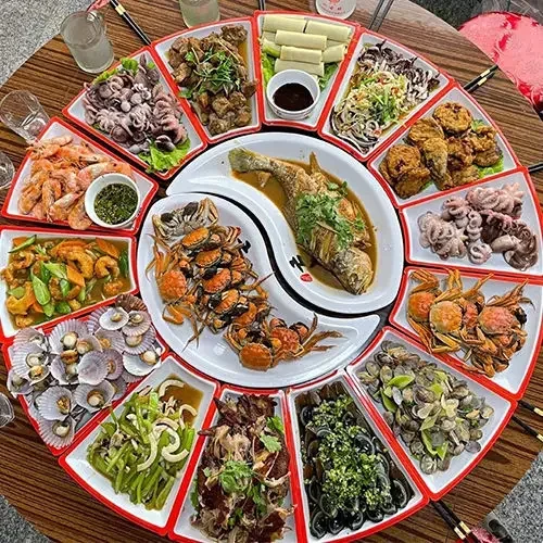 Hot Sale Joy Of Moving Home For Chinese New Year's Eve Dinner Round Table Rotary Table Creative Tableware Hot Pot Combination