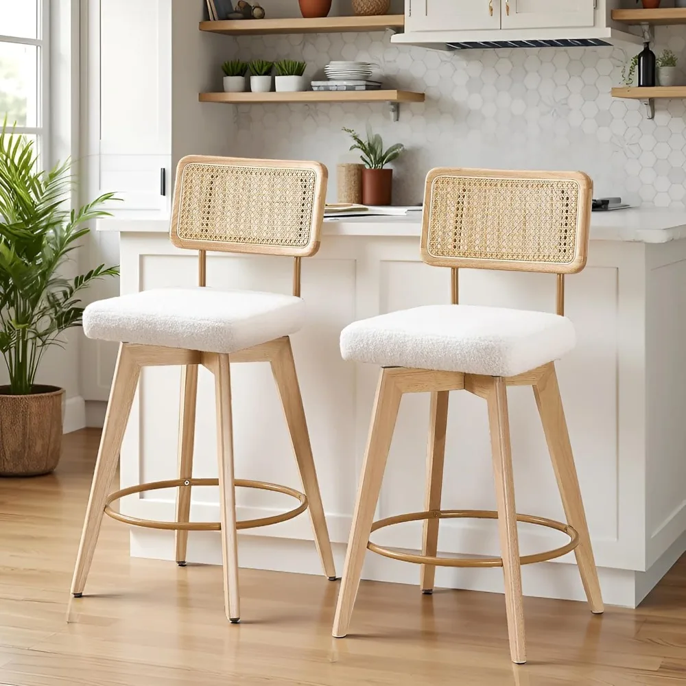 回転式ラタンカウンターハイスツール、ふわふわのブークレバースツール、無垢材の脚とラタンの背もたれ付き、布張りのカウンターハイチェア