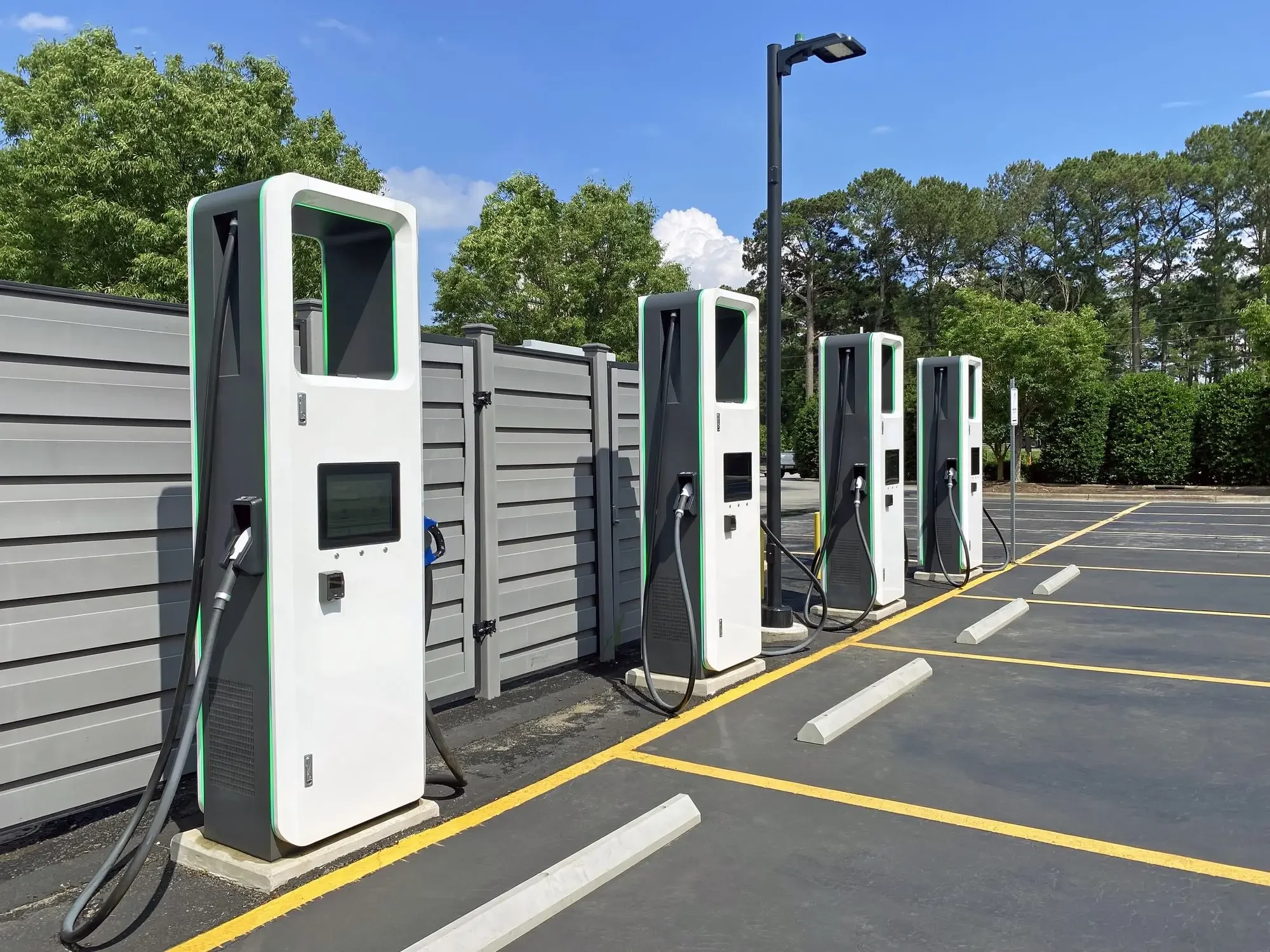 Pilhas de carregamento de carro inteligente 30kw 60kw 120kw 240kw CCS DC EV Estações de carregamento Carregador EV de bateria de veículo elétrico