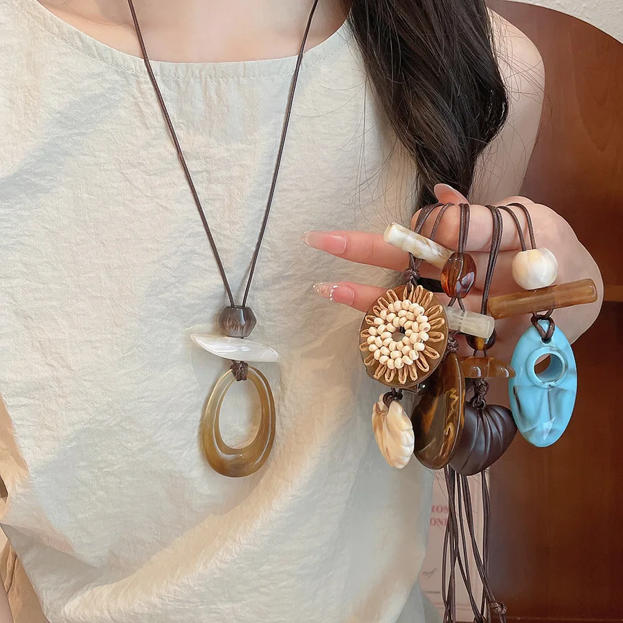 Retro Gradient Korean Style Pendant Necklace Long Sweater Chain for Women Autumn Winter Fashion Accessory