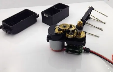 FS6530M Large Size 30KG High Torque Servo 360 Degree Rotation Servo